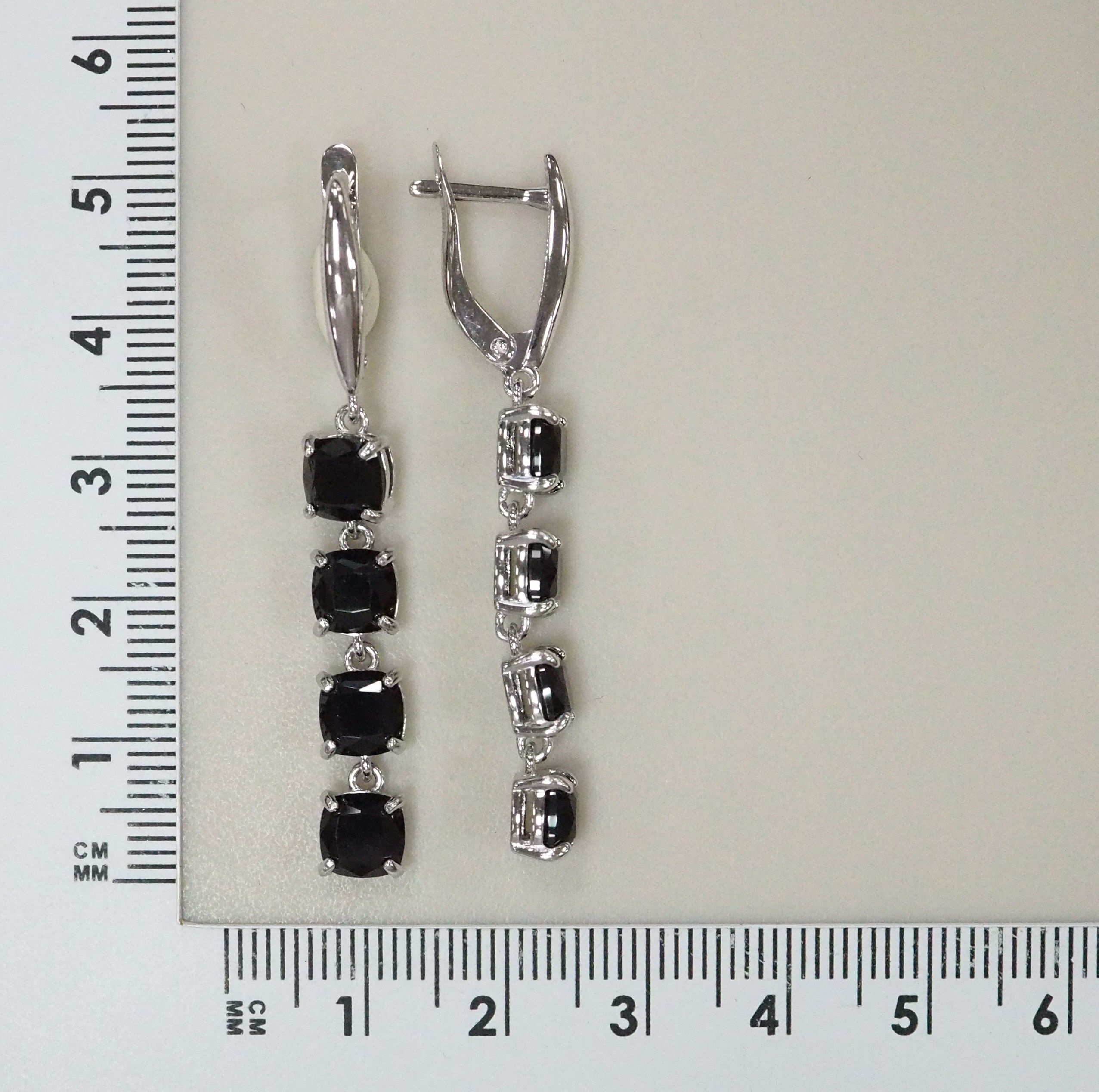 Серебряные серьги с черными турмалинами